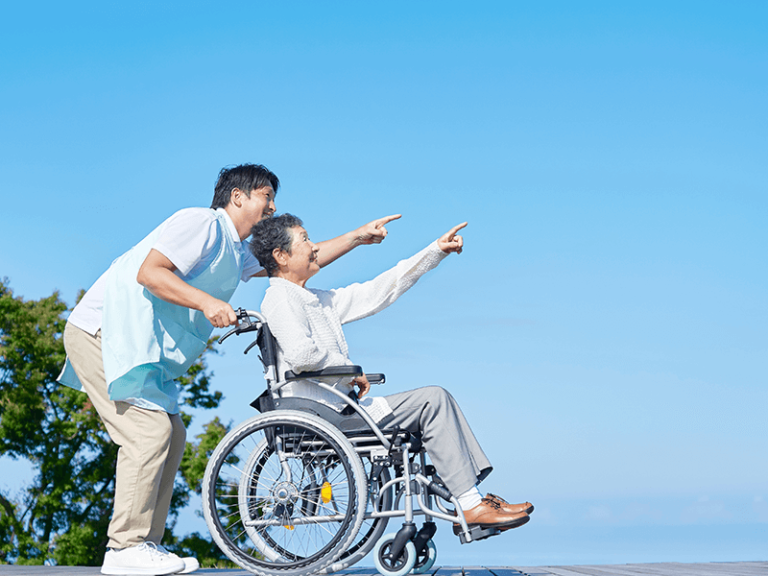 国民年金で入れる老人ホームは存在する？