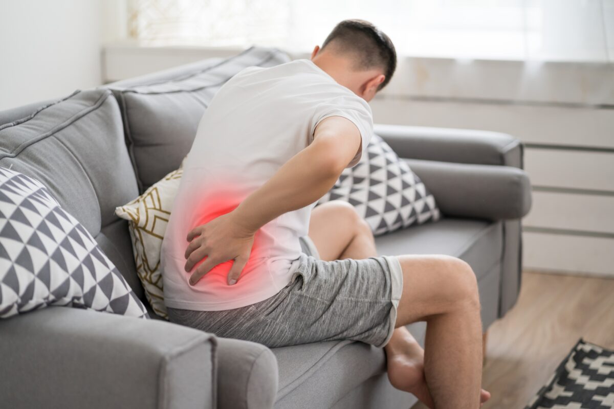 【医師監修】腰椎椎間板ヘルニアとは？原因と症状、保存療法から幹細胞治療までの選択肢を解説